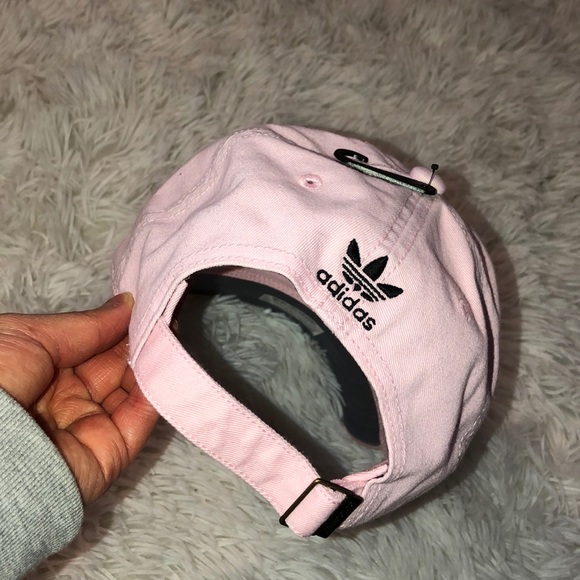 Adidas hat for women - Picture 2 of 3